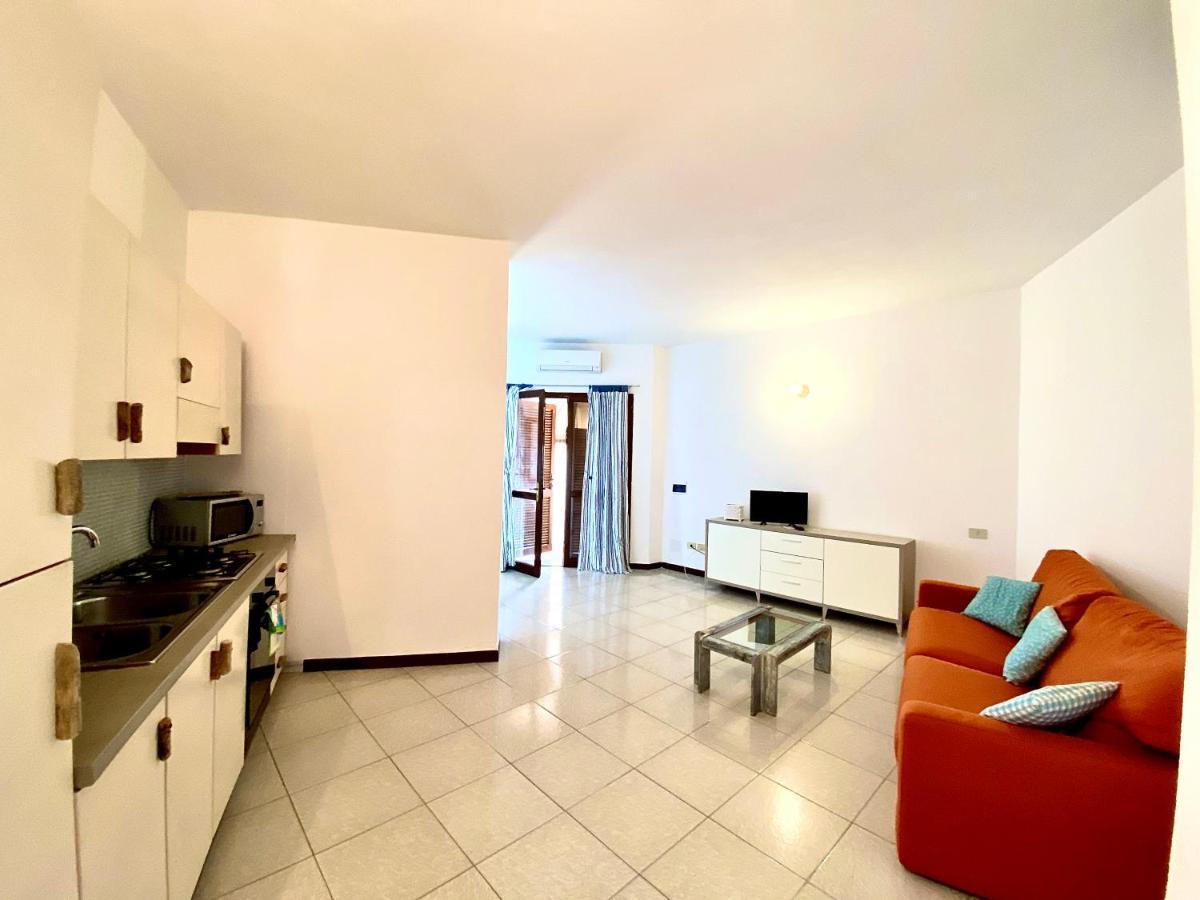 Appartamento Fronte Mare Санта-Тереза-Галлура Экстерьер фото